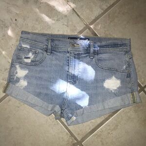 Hollister California low rise size 5 w27 Jean shorts